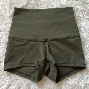 Lululemon Boogie Short Roll Down